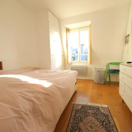 Hostnfly - Sweet Flat Near The Saint Martin Canal Apartment